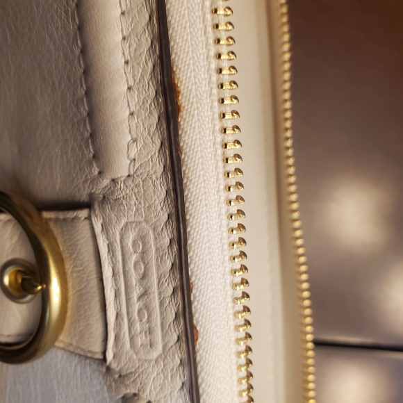 Coach Cream Color Wallet - Picture 4 of 9